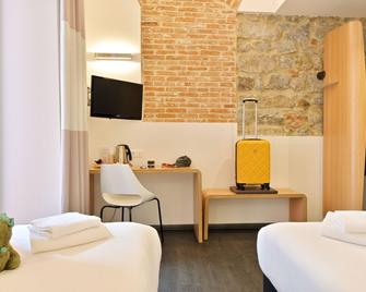 كاليستي هوتل - أجاكسيو - غرفة نوم