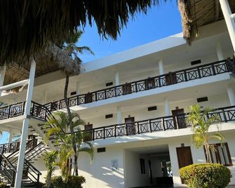 Hotel Los Tambos Del Caribe Beach - San Bernardo del Viento - Edificio