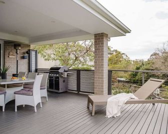 Molly-Wallee - Large Entertaining Home, Walk To Beach - Mollymook - Balkon
