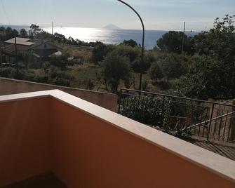Tropea Appartamento Per 2 Max 3 Persone - Santa Domenica - Balcony