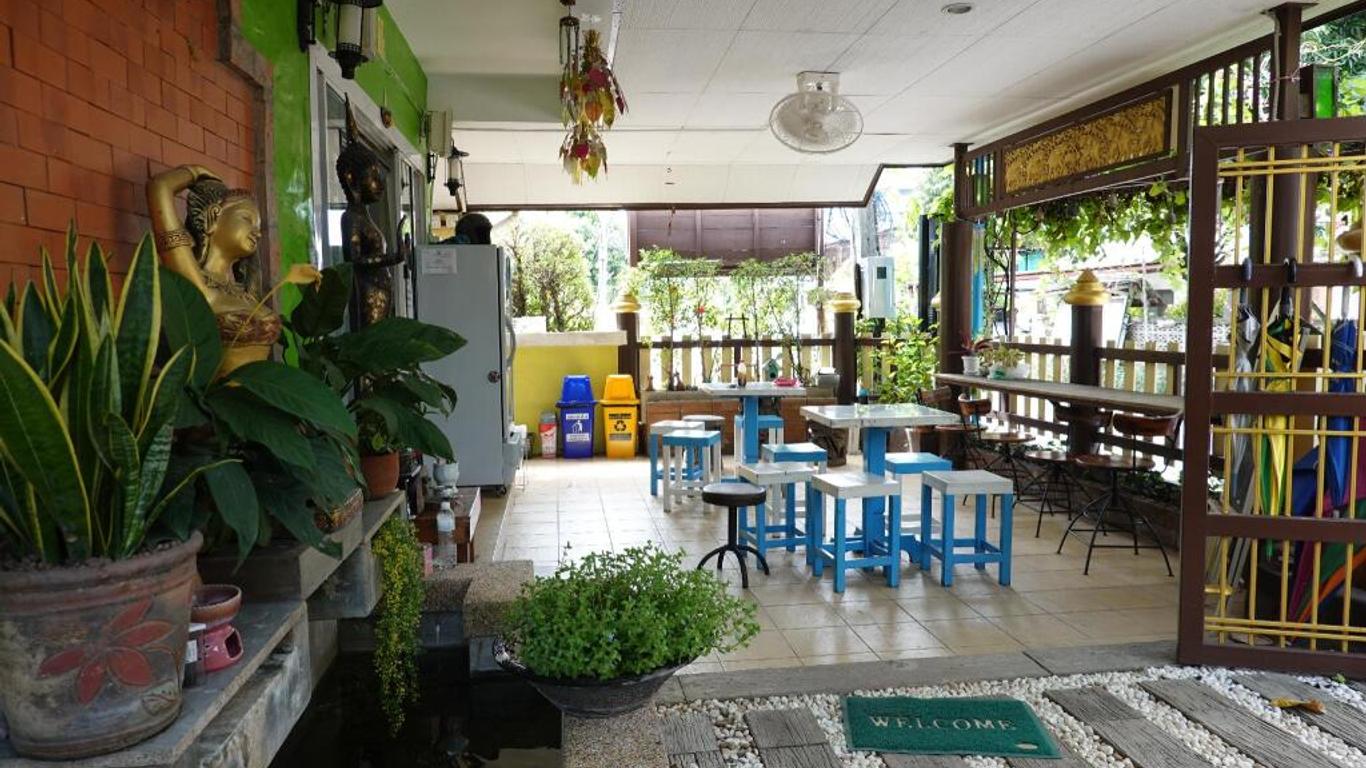 Baan Baramee House