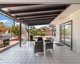 New Midtown Modern Studio With Backyard (Unit B) - Phoenix - Innenhof