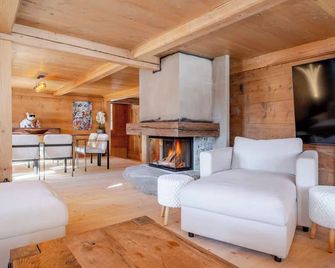 Luxury 5 Bedroom panoramic Chalet - Near Gstaad - Château-d'Oex - Sala de estar
