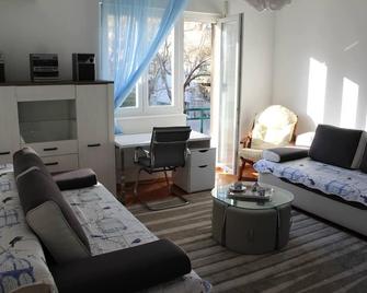 Cozy Apartment Mihaela - Спліт - Вітальня