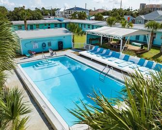 Bahama Breeze Suites - 巴拿馬城海灘 - 游泳池