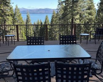 Spacious 5-bedroom cabin in Almanor West with WiFi - Chester - Balcón