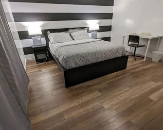 Charming room in Valleyfield - 1 hour from Montreal - Salaberry-de-Valleyfield - Slaapkamer
