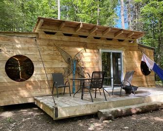 The Shack -Chimo Refuges Tree House Resort - - Saint-Sauveur - Patio