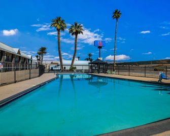 Motel 6 Tucson, Az - Downtown - טוסון - בריכה