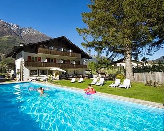Pension Lärchenhof - Naturno - Pool