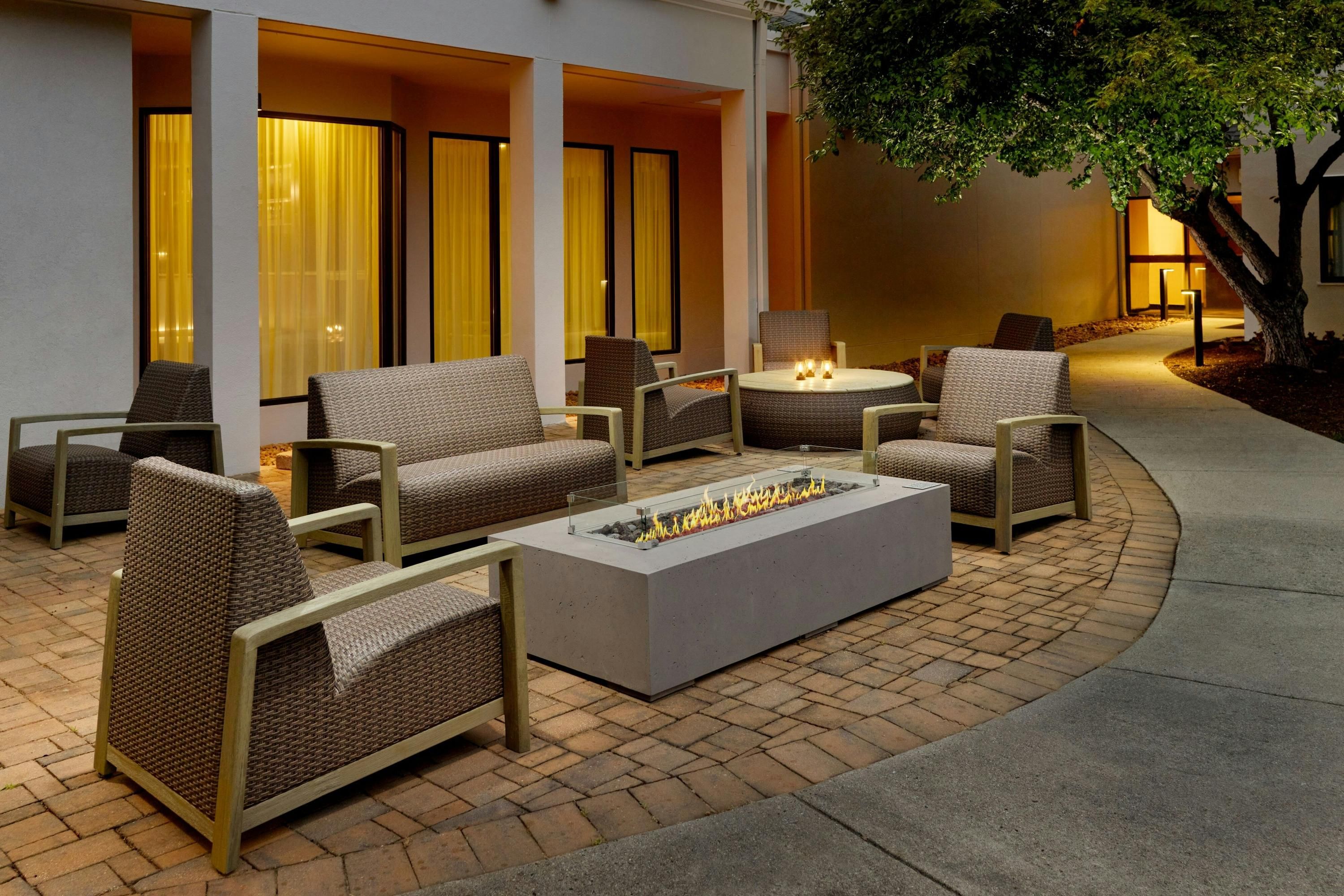 كورت يارد باي ماريوت شارلوتسفبل - شارلوتسفيل - شرفة مرصوفة