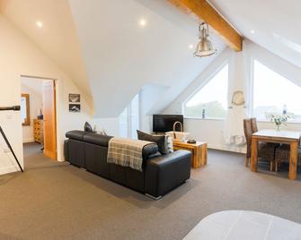 The Lighthouse - St. Ives - Living room
