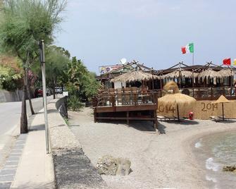 \'Fantasy\' studio 4 km from the beautiful beaches of Capo d'Orlando - Sicily - Capri Leone - Edificio