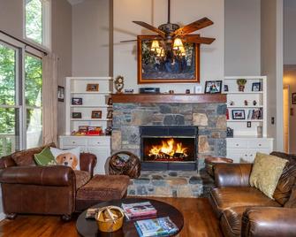 Lake Toxaway Estates/Walk to Marina! - Lake Toxaway - Sala de estar