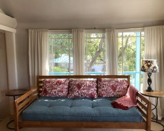 Rio Sierra Riverhouse - Three Rivers - Living room