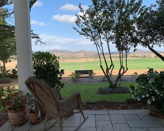 Leconfield House, Pokolbin, Hunter Valley luxury, built in 1872, 150yrs in 2022 - Branxton - Patio