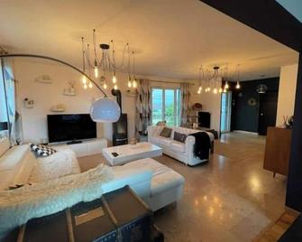 Maison individuelle avec grand jardin - Lunéville - Sala de estar