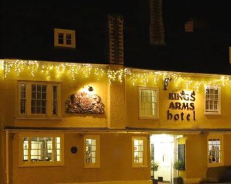 Kings Arms Hotel - Abergavenny - Budova