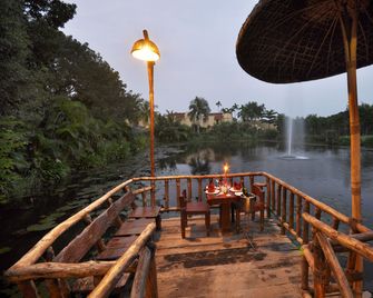 Vedic Village Spa Resort Kolkata - Kolkata - Balcon