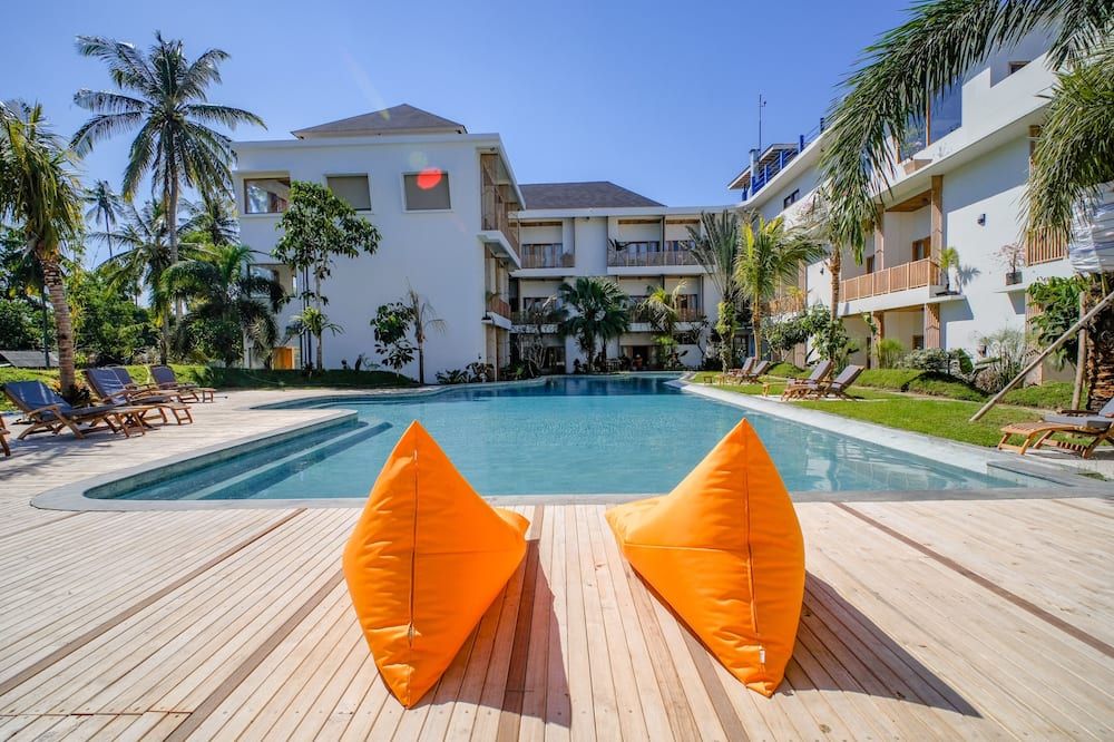 Giri Rose Boutique Hotel - Kuta - בריכה
