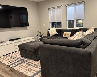 3-bedroom Luxury house in charming Duarte near City of Hope - Duarte - Living room