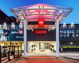 ibis London Heathrow Airport - Hayes - Building