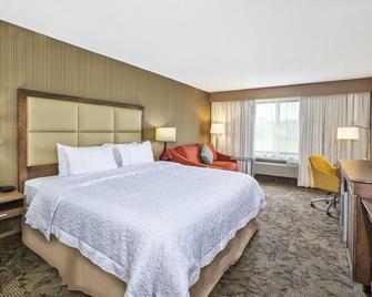 Hampton Inn Detroit/Belleville-Airport Area - Belleville - Ložnice