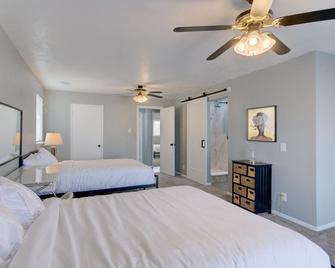 Modern Belle, near I-25 & I-40 Interchange - ألبوكيركي - غرفة نوم