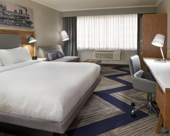 فور بوينتس باي شيراتون ويندسور داون تاون - ويندزر - غرفة نوم