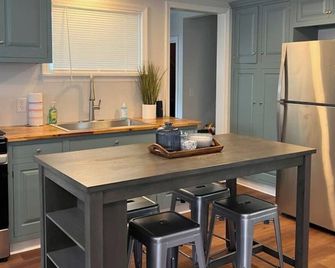 Cozy Angola Cottage by the Beach - Angola - Cocina