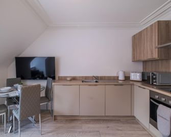 Peterhead Stay - Sja Stays - Modern 2 Bed Apartment - Пітерхед - Кухня