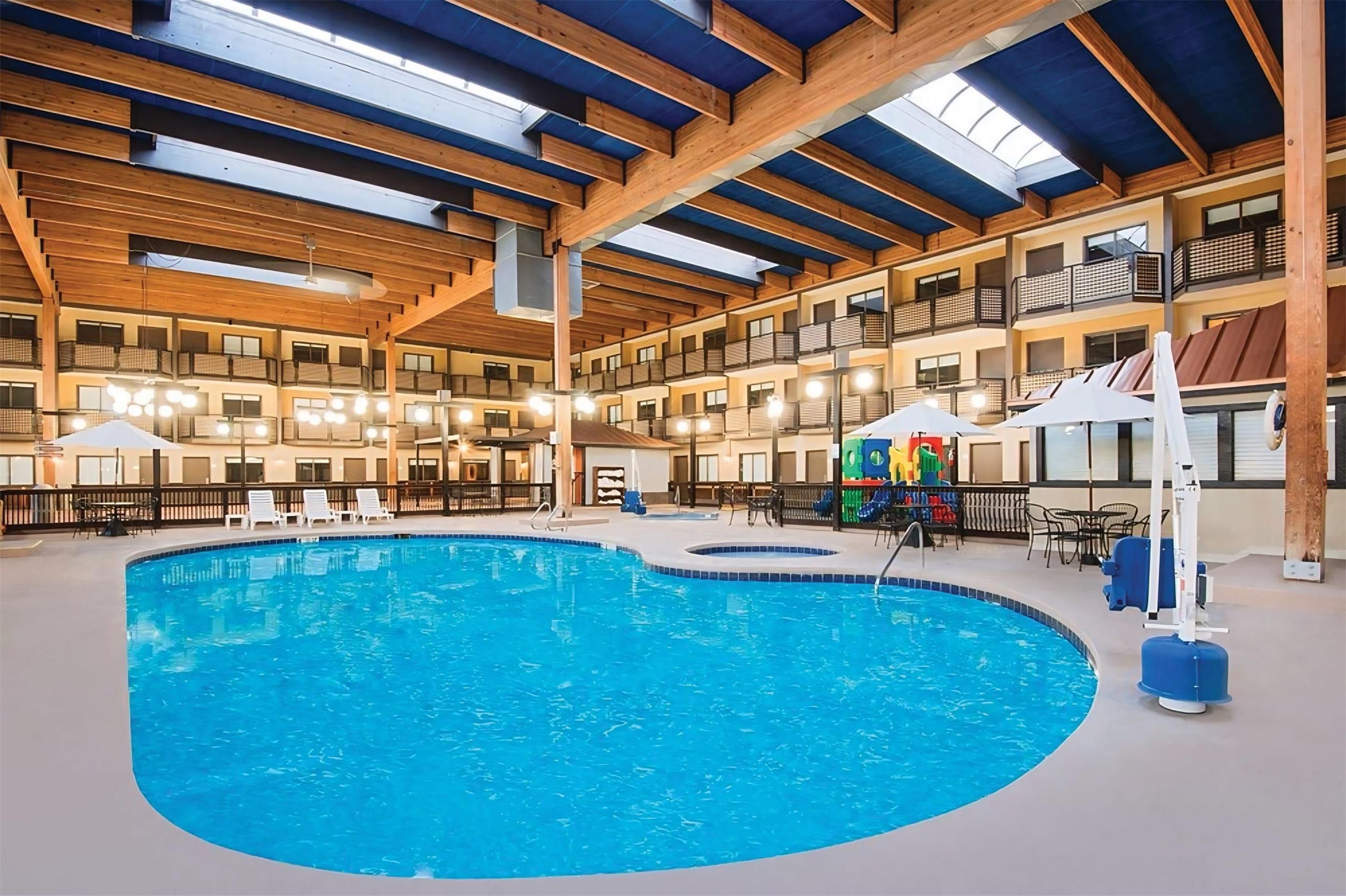 The Eddie Hotel Gillette - ג'ילט - בריכה