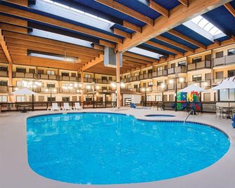 The Eddie Hotel Gillette - ג'ילט - בריכה