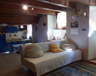 B&B Vecchio Torchio - Bard - Sala de estar