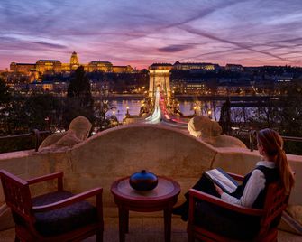 Four Seasons Hotel Gresham Palace Budapest - Budapest - Balcony
