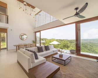 Selong Selo Resort and Residences - Kuta - Living room