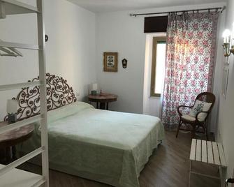 Le 25 Tartarughe - Santa Teresa Gallura - Makuuhuone