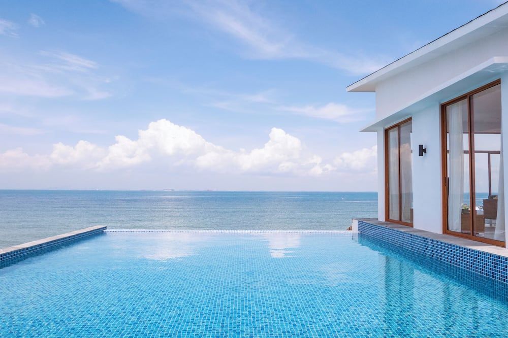 مونتيجو ريزورتس نونجسا - باتام كوتا - حوض السباحة