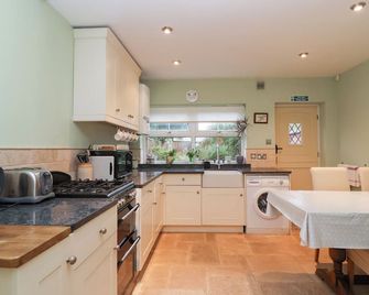 Little Noo - Gloucester - Kitchen