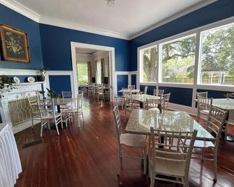 The Marie Antoinette - Hammond - Restaurant