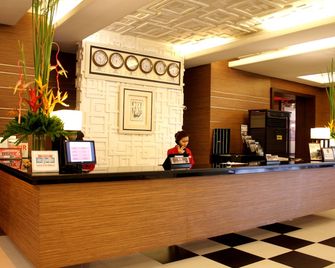Manila Grand Opera Hotel - מנילה - דלפק קבלה