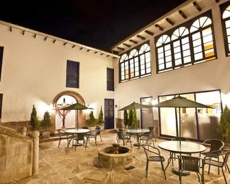 تيرا فيفا كوزكو سنترو - كوسكو - شرفة مرصوفة