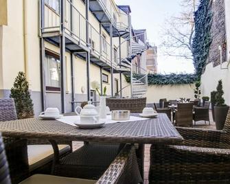 فندق راين نيكار - مانهيم - شرفة مرصوفة