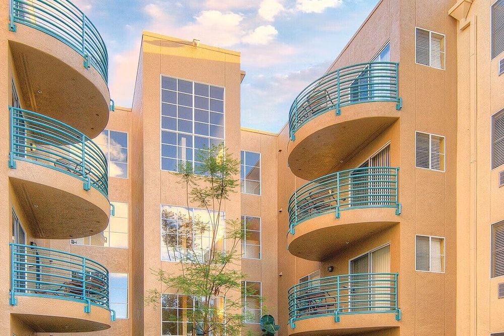 Resort with 2 bedrooms and AC in gorgeous San Diego - San Diego - Building