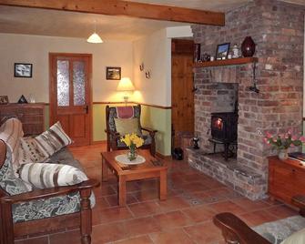 Sheans Holiday Cottage Killarney by Trident Holiday Homes - Killarney - Living room