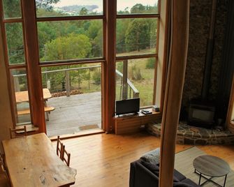 Peppermint Ridge Retreat - Woodbridge - Living room