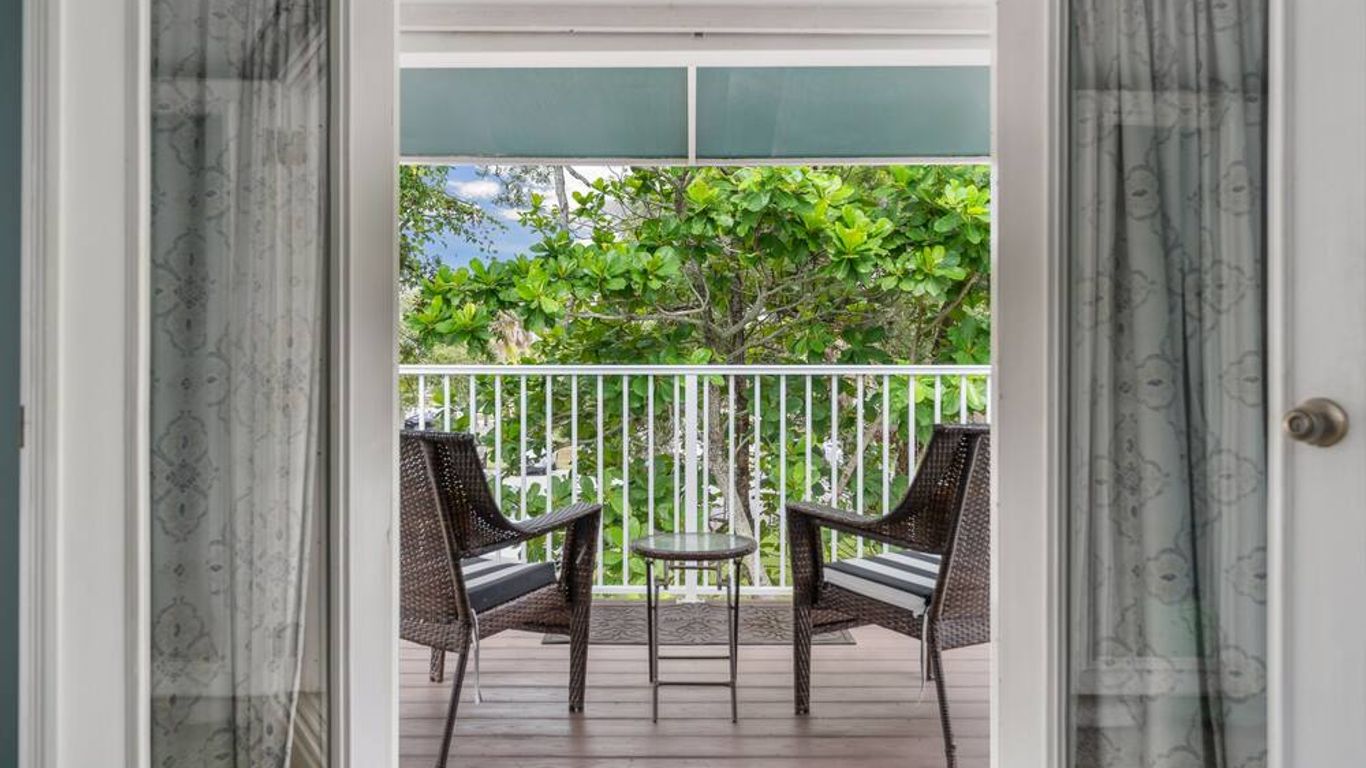 SeaGlass Inn Bed and Breakfast