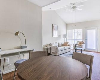 لاندينج أبارتمنتس هيوستون ساوث بلت - هيوستن - غرفة طعام