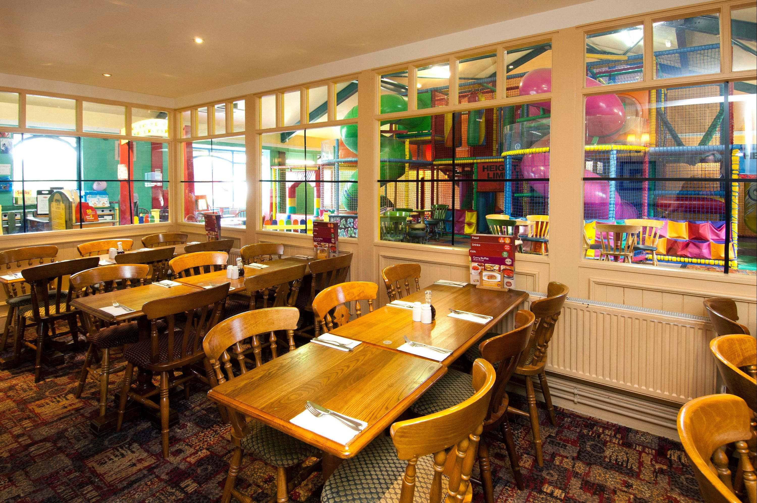 Premier Inn Llanelli Central West - Llanelli - Restaurace
