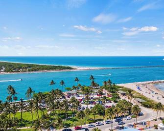 Ocean View Hotel Room with Balcony- King Bed #25 - Fort Pierce - Playa